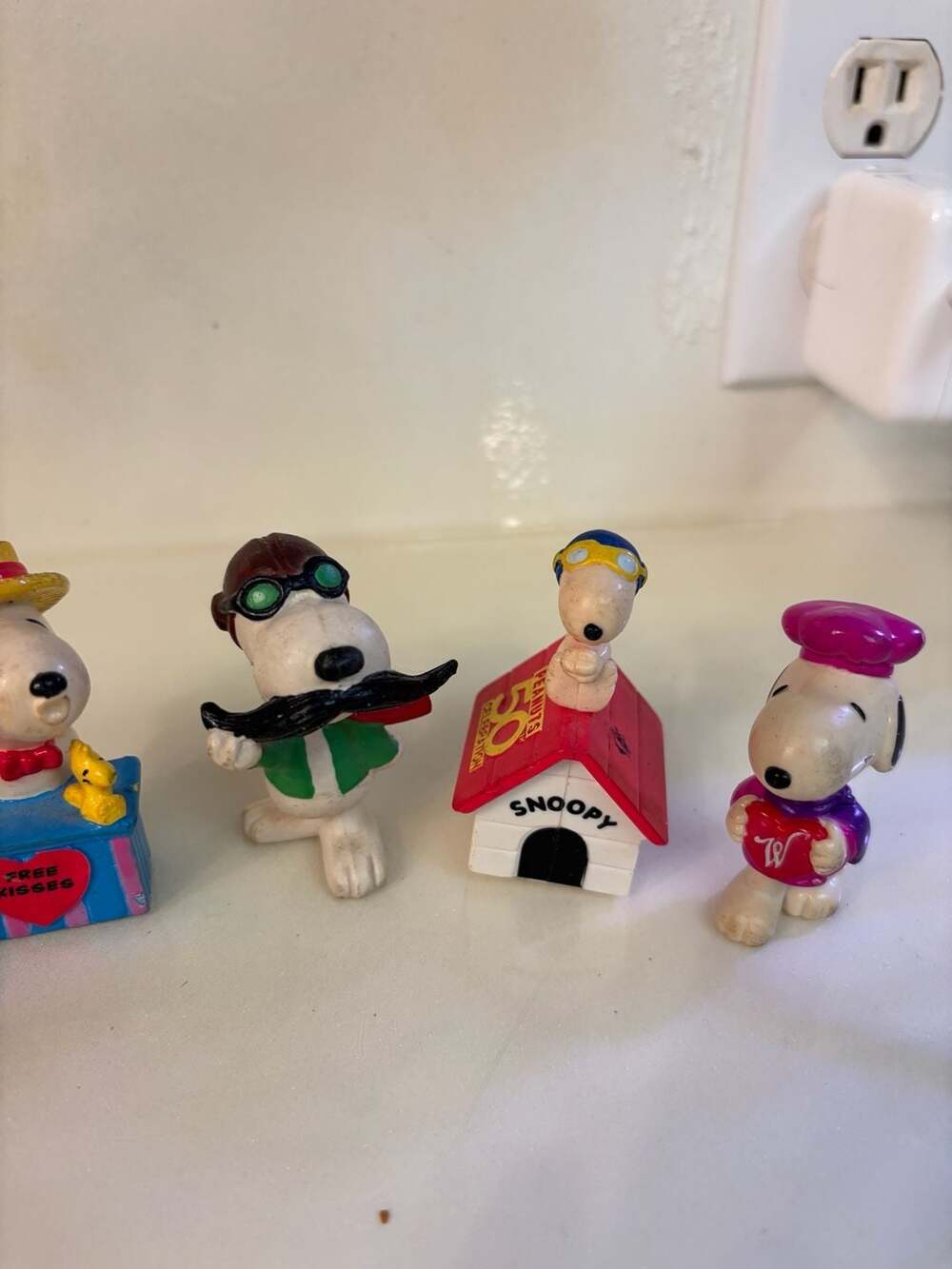 Vintage Peanuts Snoopy Figurine and Toy Car Set - Picture 3 of 5